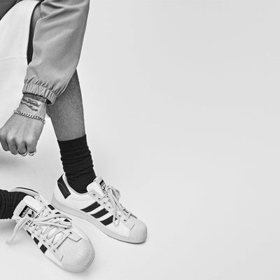 Vyriški sportbačiai: Adidas, Premiata, On Running ir ikoniški prekių ženklai