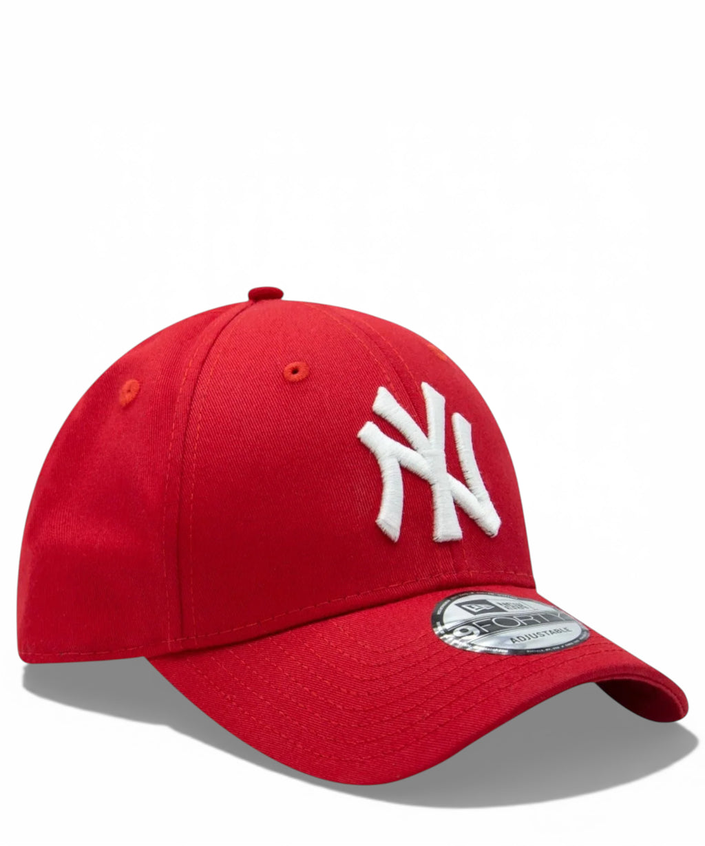 New Era Yankees 9FORTY Cap with embroidered logo