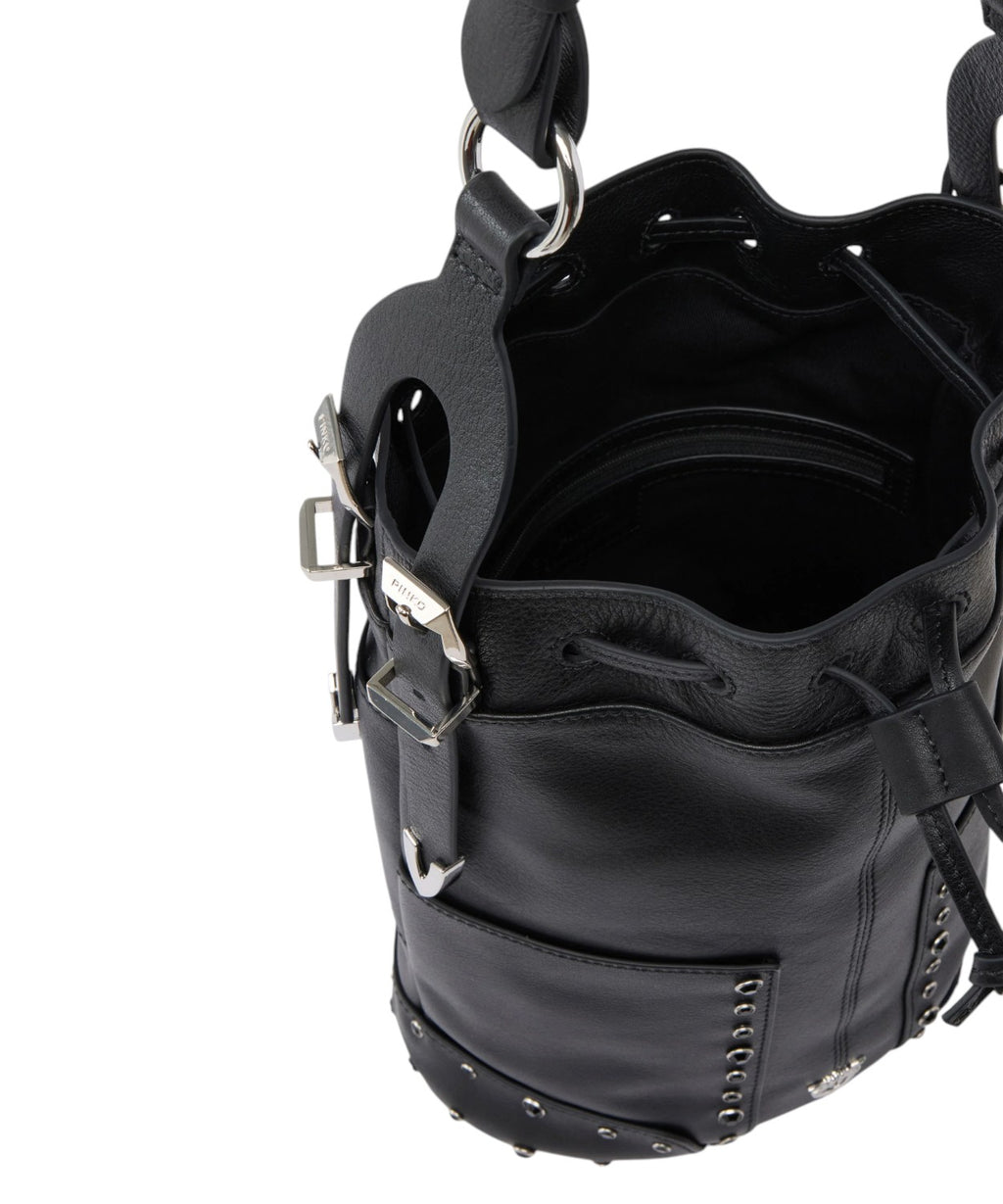 Mini kabelka Pinko Bucket z kůže s šperkovými cvočky
