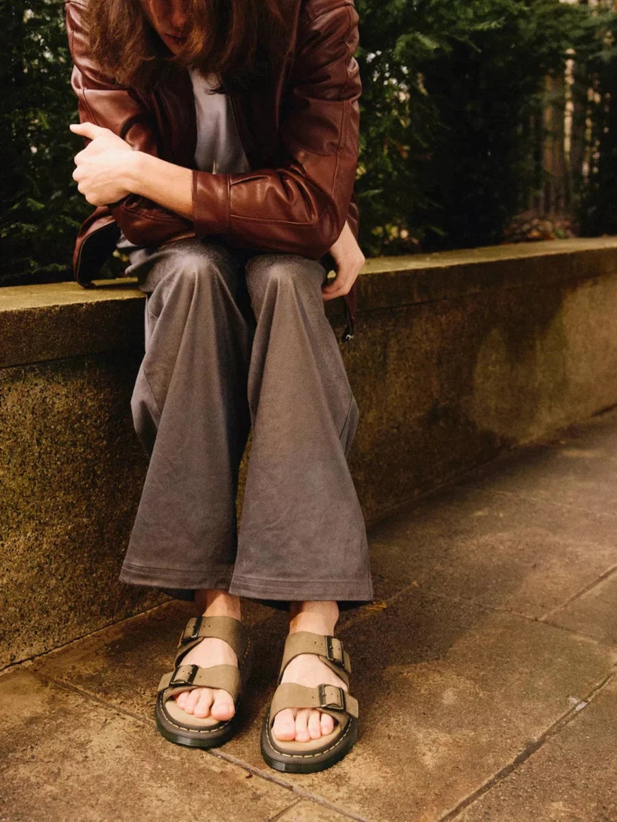 Sandali Josef in Nabuk con Fibbia-Dr. Martens-Sandali-Vittorio Citro Boutique