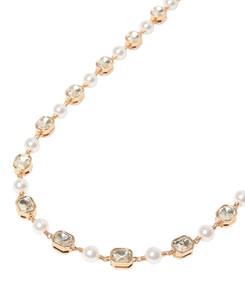 Collana Lunga Dorata con Perle e Cristalli Cabochon
