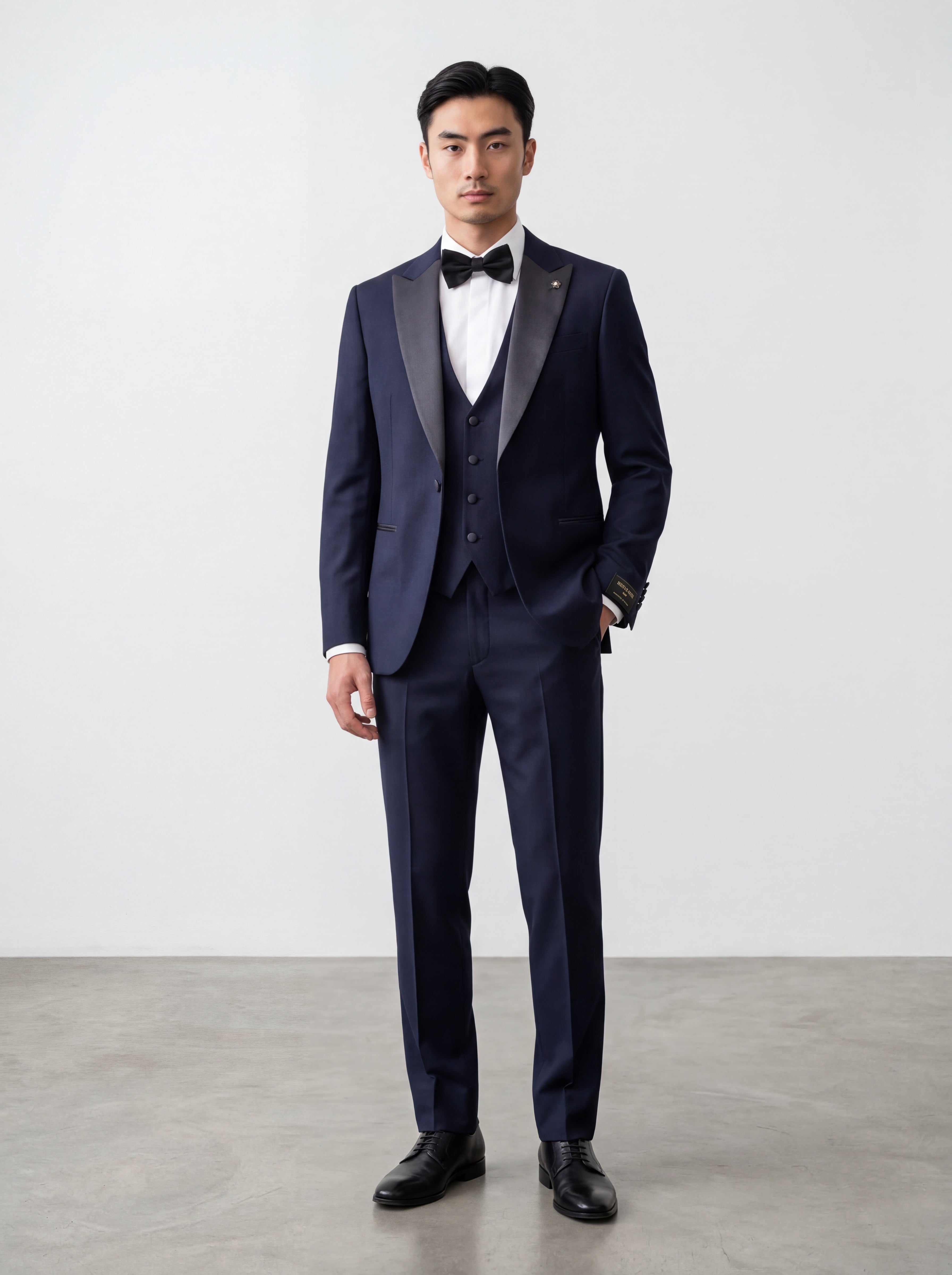 Abito Smoking Blu Tre Pezzi - Eleganza e Comfort