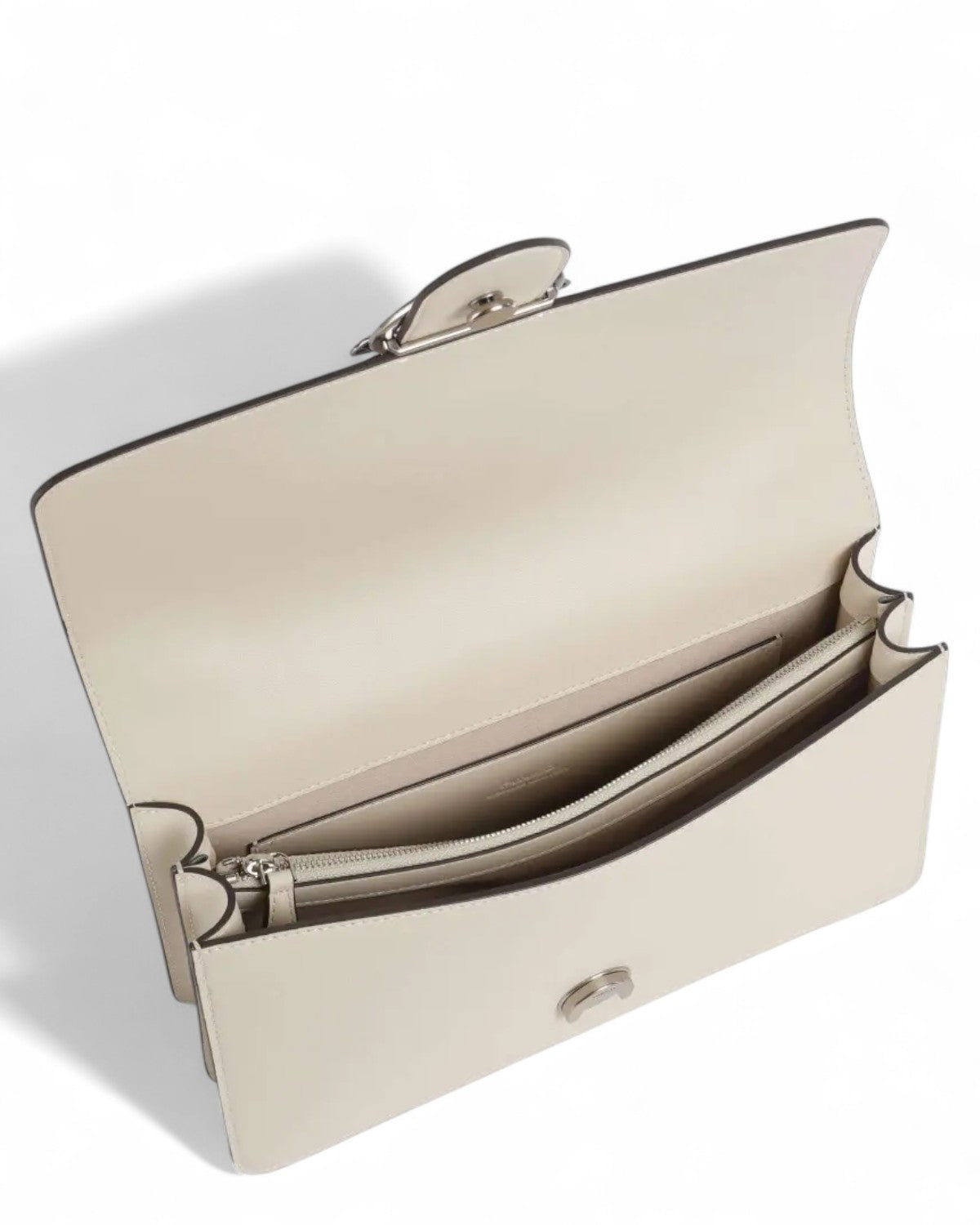 Interno della borsa Love Bag One Simply PINKO in pelle, con scomparti multipli e tasca con zip, ideale per un'organizzazione elegante.