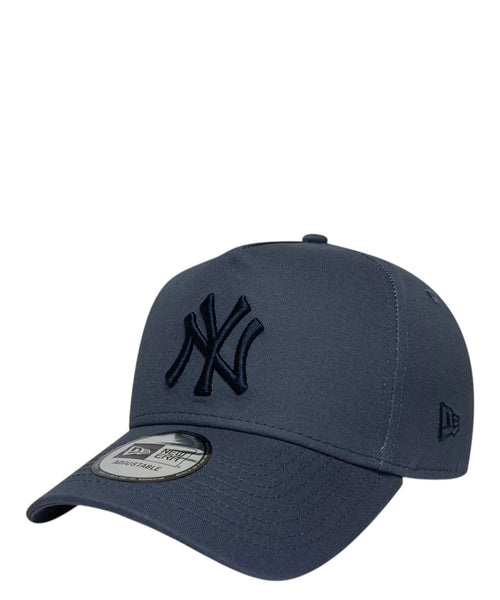 Tamsiai mėlyna „New Era New York Yankees“ 9FORTY E-Frame kepurė