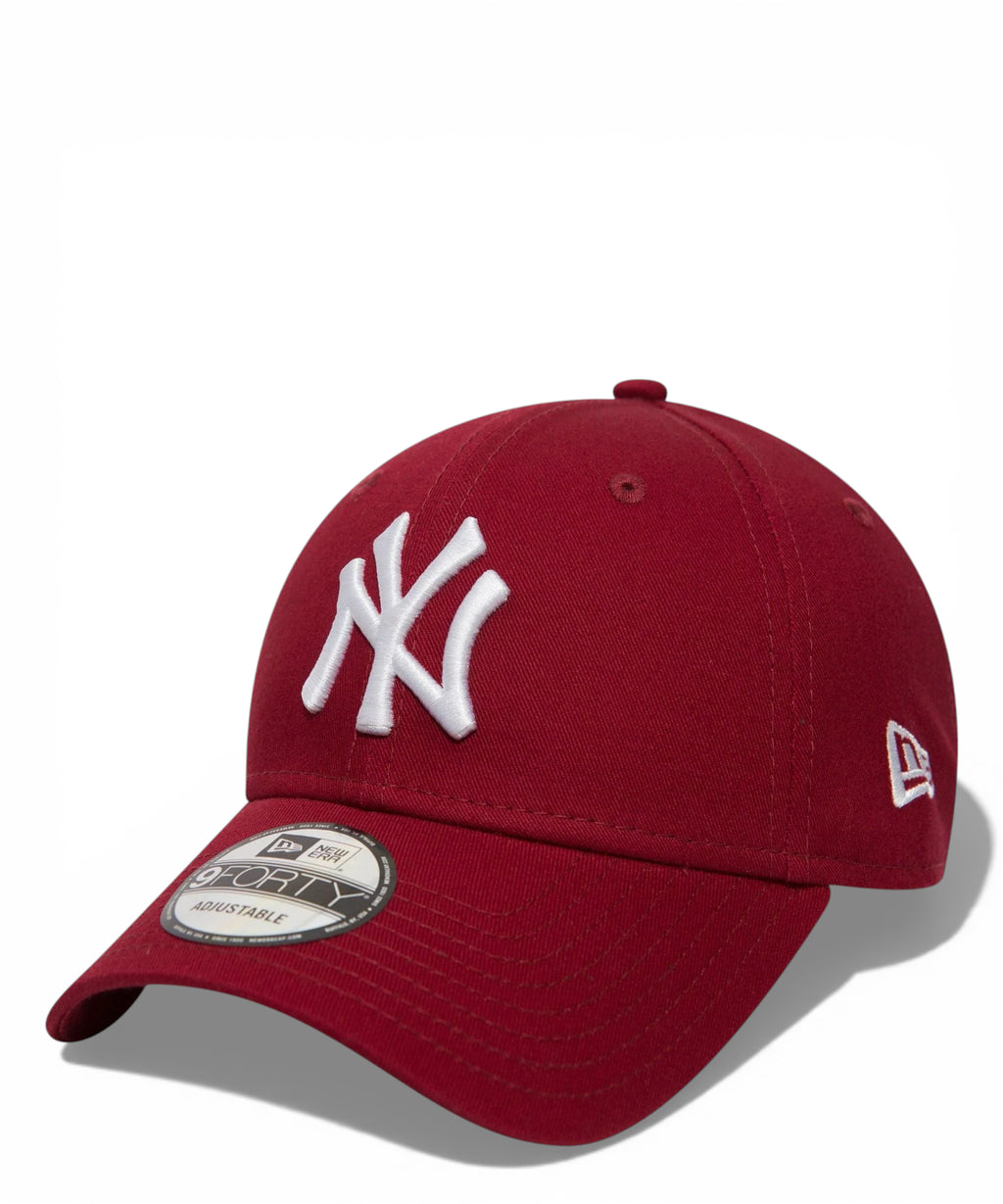 New Era Yankees 9FORTY Cap with embroidered logo