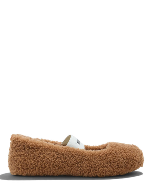 Brun ballerina i shearling med logostropper