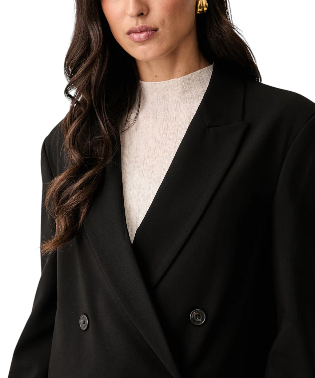Damesjasje Twinset met dubbele rij knopen en viscose