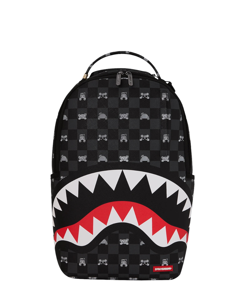 Mochila Sprayground Gris con Personaje Asomándose y Estampado de Tiburón