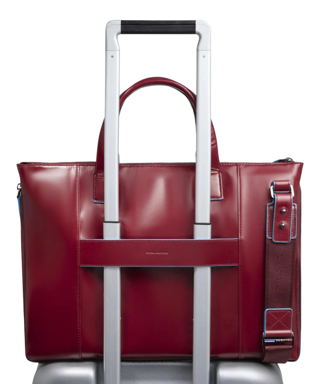 Expandable leather Piquadro laptop bag for 15.6" laptops