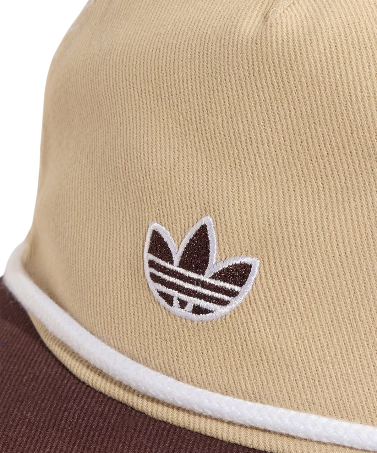Boné Dad Cap adidas em sarja - Estilo vintage com detalhe em cordão