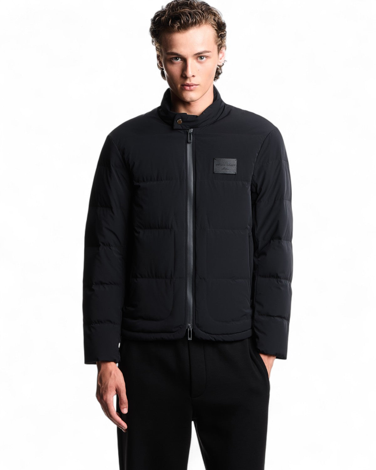 Piumino trapuntato uomo spandex per stile e calore, vestibilità slim e design elegante, ideale per look invernali sofisticati.