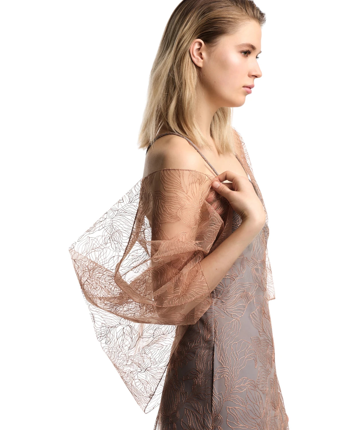 Emporio Armani Mantella in Tulle Ricamato - Eleganza e Stile