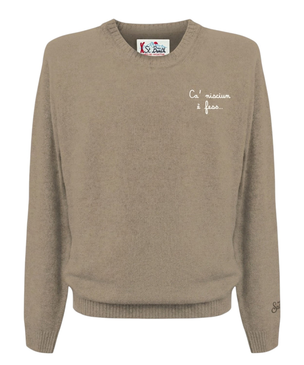 Heron Light Pullover mit der Stickerei „Sommelier…“.