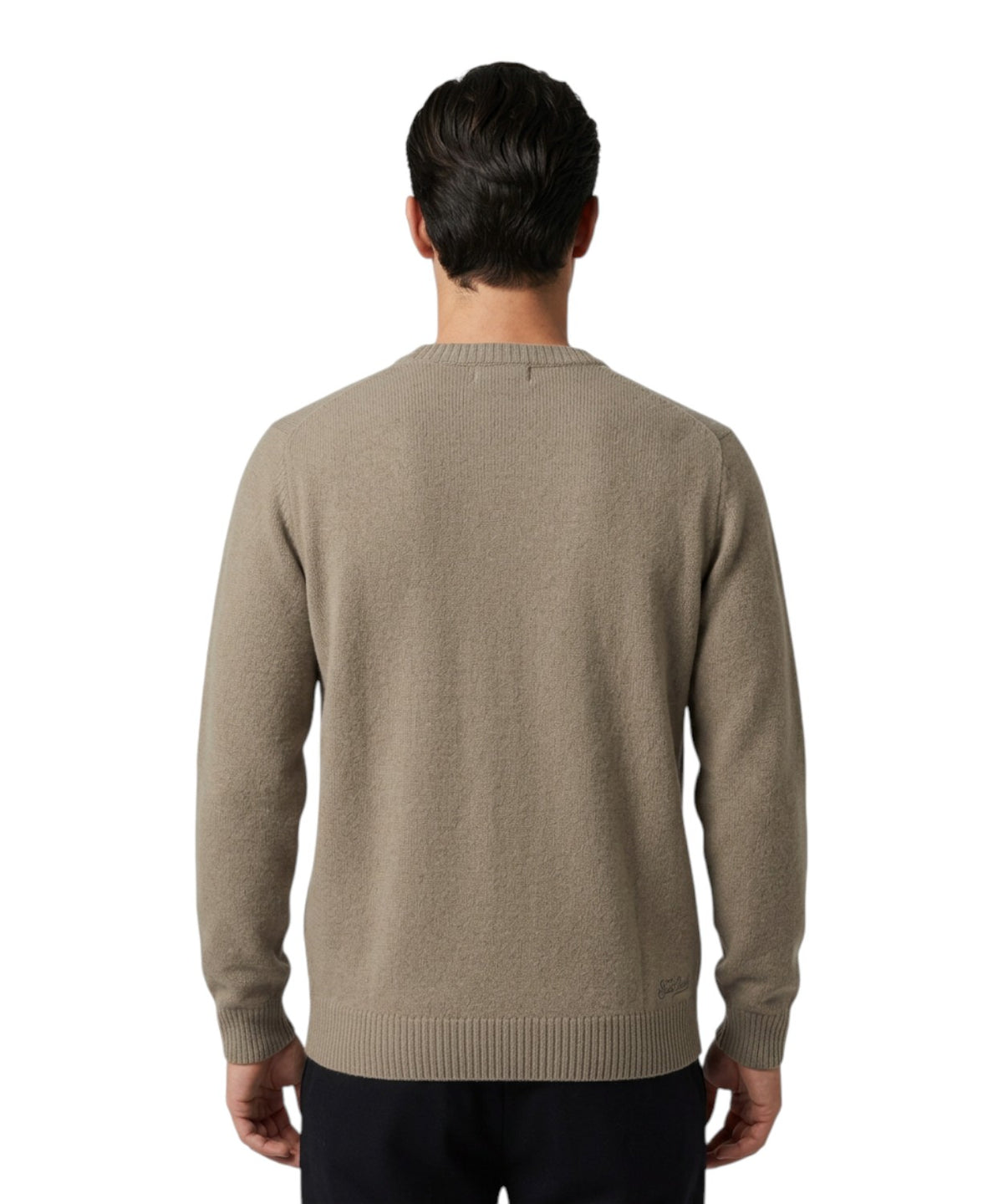 Heron Light Pullover mit der Stickerei „Sommelier…“.