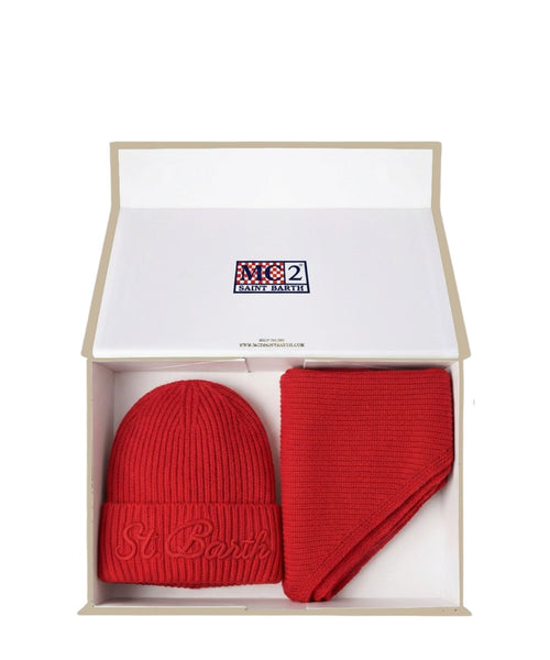 Caja navideña con gorro y bandana de lana