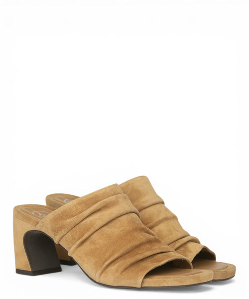Sandalo Eva Ash con drappeggio in Suede tacco 7,5 cm
