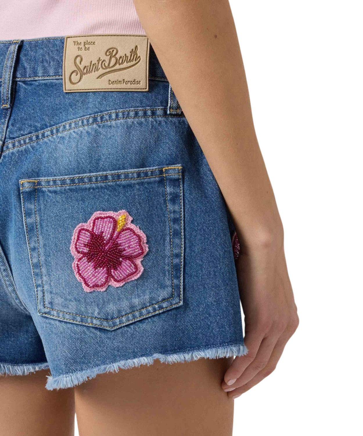 Szorty Musa z denimu z naszywkami kwiatowymi haftowanymi koralikami