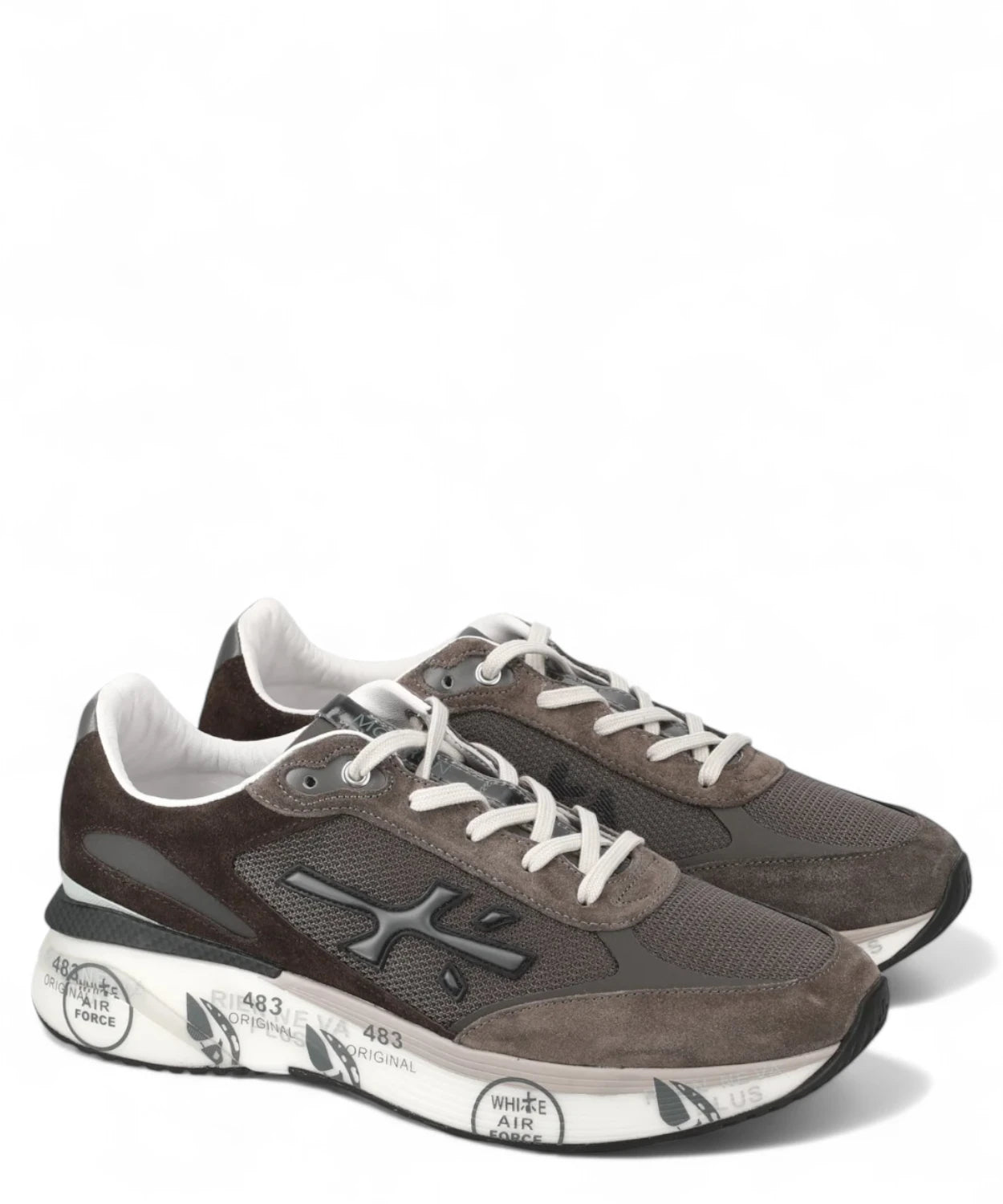 Sneakers Premiata Moerun 6446 - Innovazione e Stile, paio di scarpe da uomo in grigio scuro con lacci bianchi e design moderno.