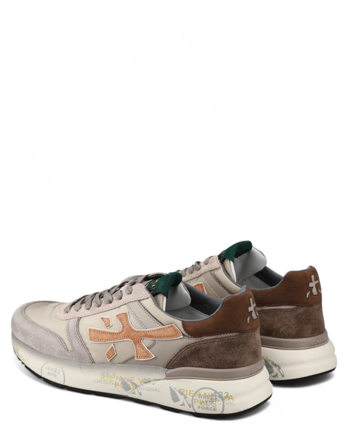 Sneakers uomo Mick 7715 Premiata in pelle taupe e suede marrone, vista posteriore con tallone rinforzato e suola con grafiche.