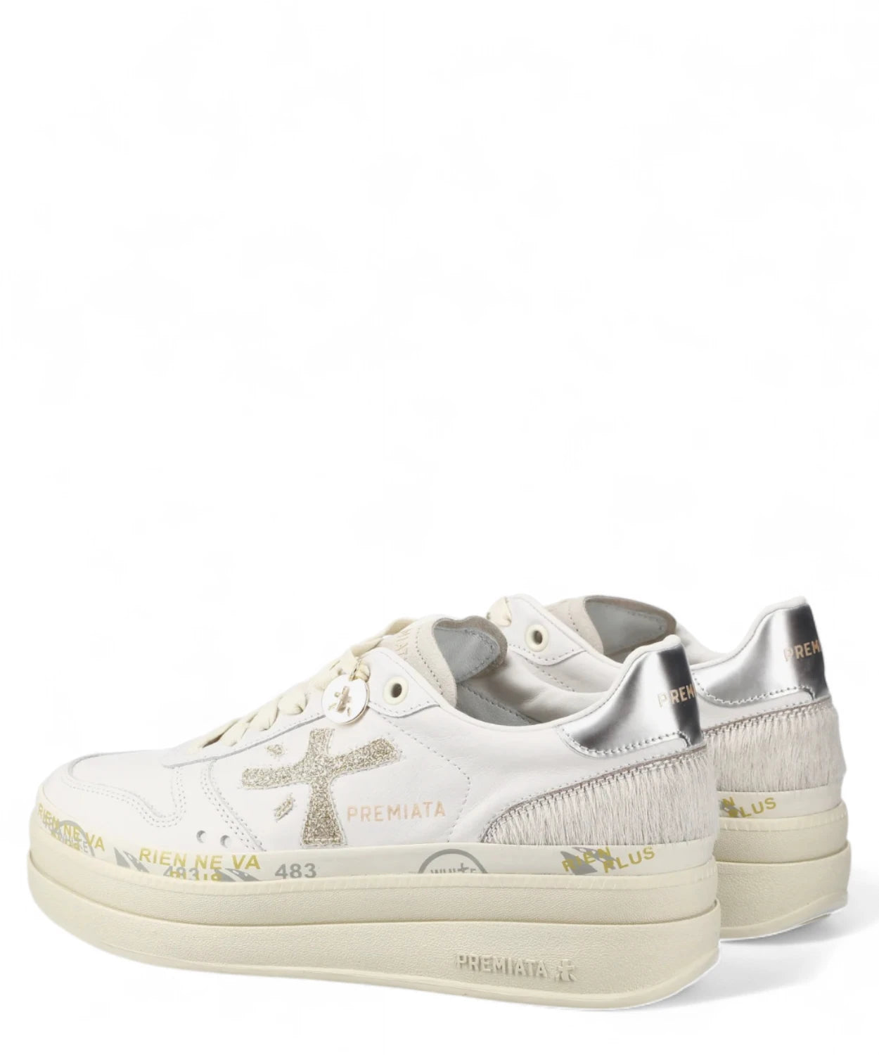 Scarpe Premiata Micol 7750 con platform e tallone metallizzato, design urban-chic con dettagli in pelliccia sintetica per l'inverno.