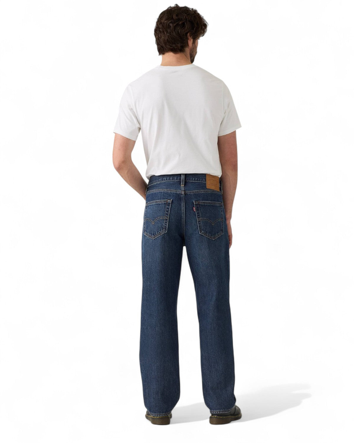 Retro dei Jeans Levi's 568™ Loose Straight uomo, tasche posteriori con cuciture arcuate e etichetta rossa Levi's, vestibilità ampia.