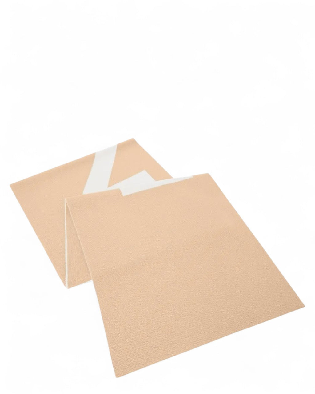 Vista completa della sciarpa lana Pinko con logo, design beige con dettagli bianchi. Sciarpa donna perfetta per la stagione fredda.