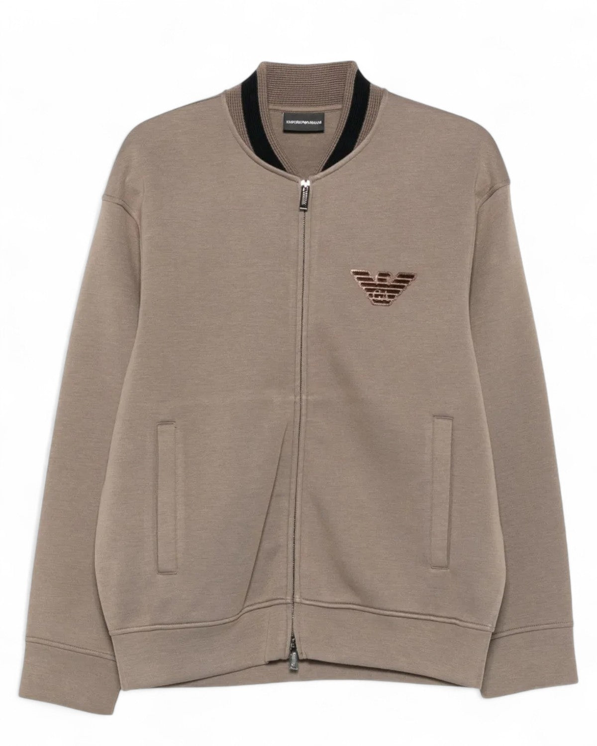Felpa Double Jersey con Patch Aquila e Collo Bomber in beige, chiusura zip e tasche laterali, stile casual elegante per uomo.