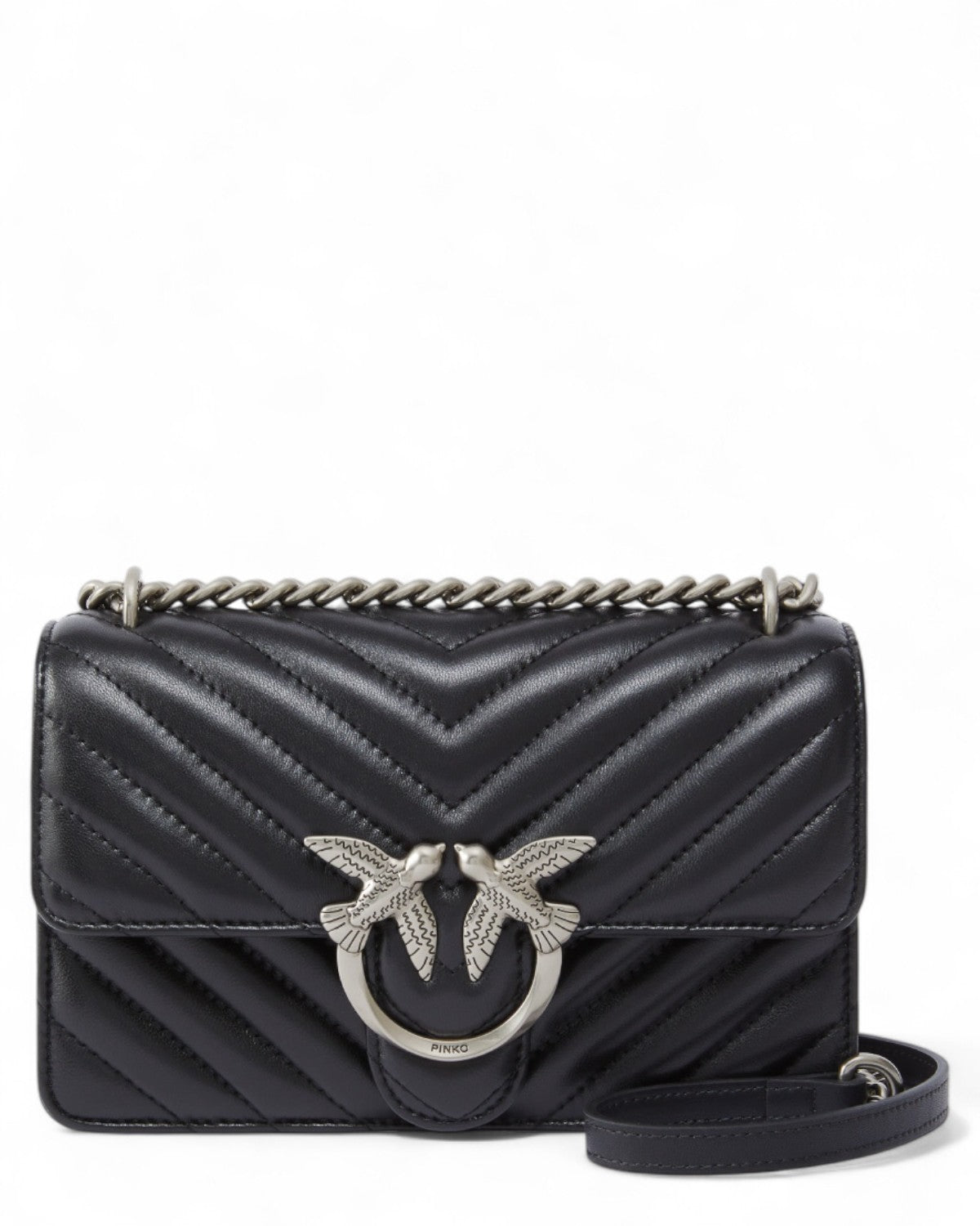 Mini Love Bag Chevron in nappa trapuntata nera con motivo a V, fibbia Love Birds in metallo e tracolla a catena regolabile. Design elegante e compatto.