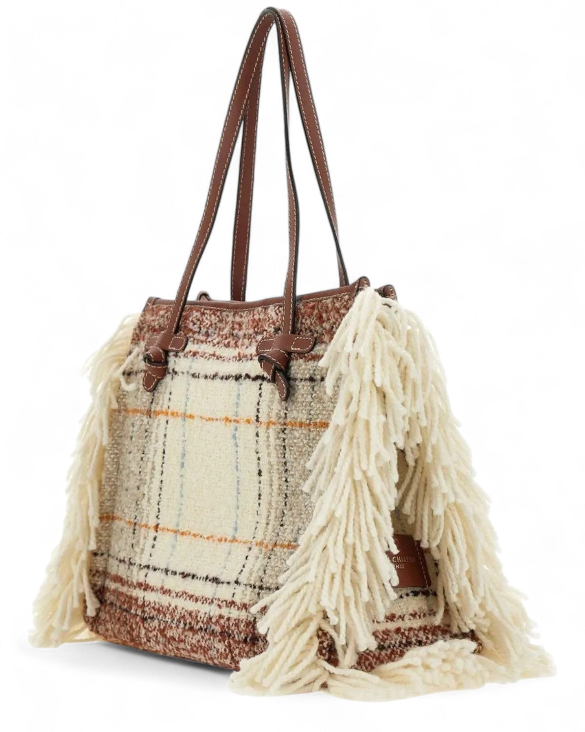Shopper bag Marcella effetto plaid con frange, vista laterale con dettagli in pelle e tessuto bouclé, ideale per outfit femminili sofisticati FW26.