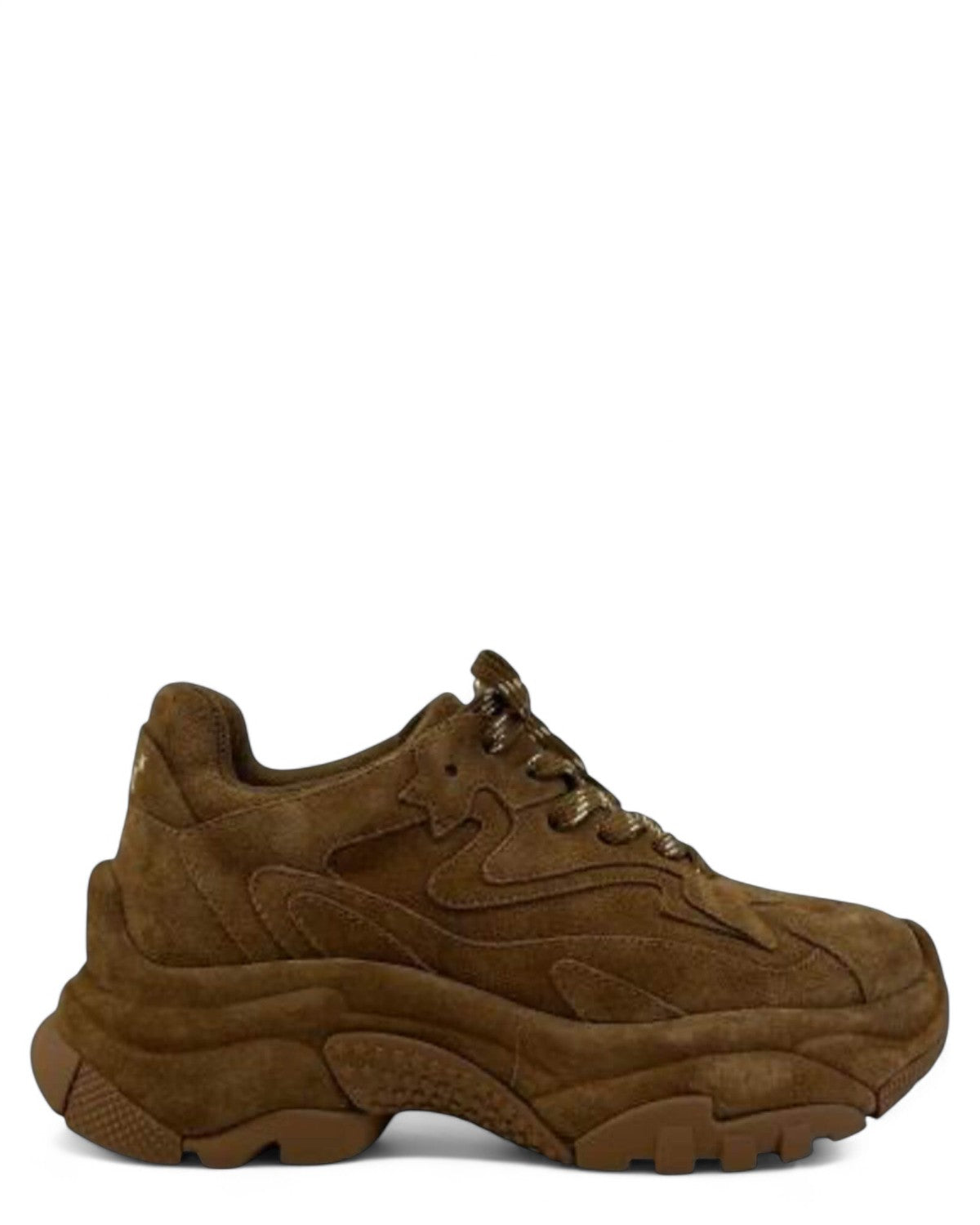 Sneakers Ash Addict Bis Suede donna tabacco FW25 in pelle scamosciata con suola chunky asimmetrica e dettagli urban. Perfette per look invernali.