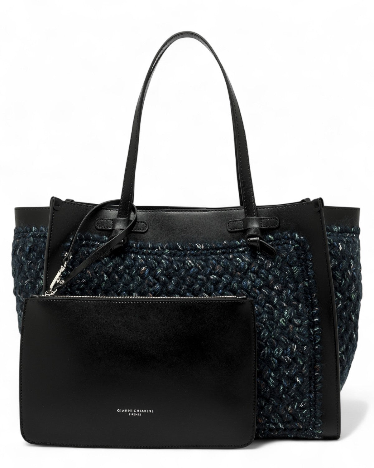 Borsa Marcella Gianni Chiarini con pochette interna in pelle nera, un accessorio versatile per ogni occasione invernale.