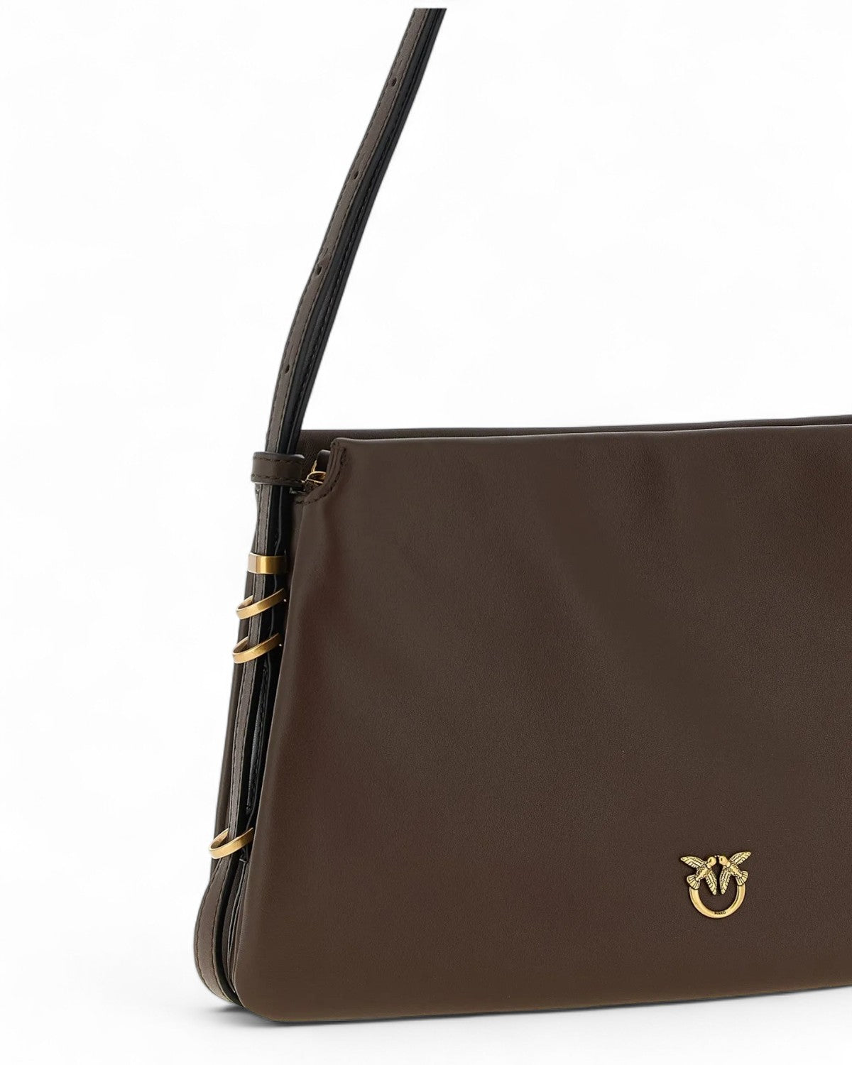 Dettaglio laterale della Borsa a Tre Soffietti in Pelle, con finiture dorate e struttura a tre soffietti per massima capienza.