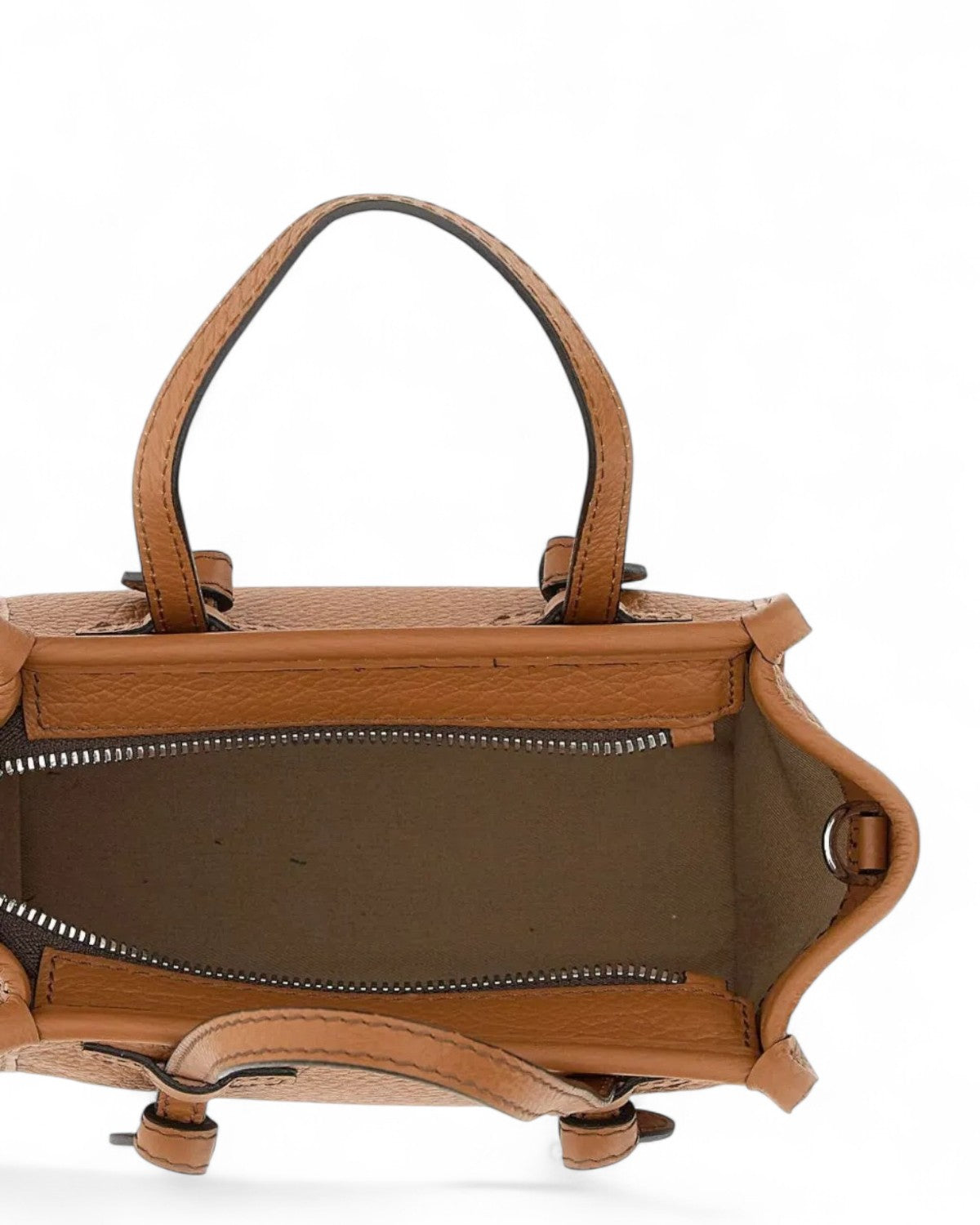 Interno spazioso della Borsa Marcella Joy Gianni Chiarini con chiusura zip, perfetta per accessori essenziali da sera.