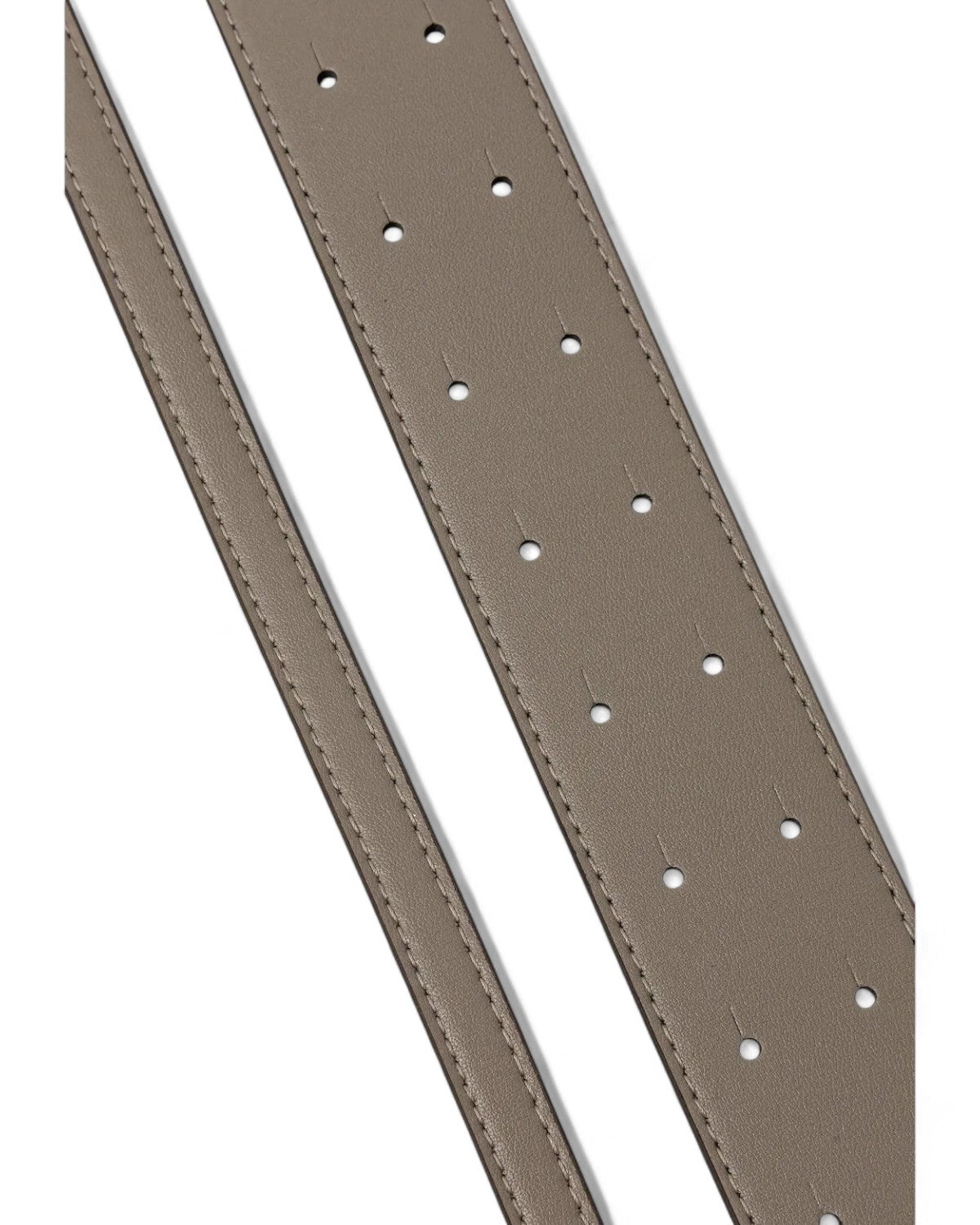 Dettaglio della tracolla regolabile in pelle grigia della Mini Love Bag Slouchy PINKO. Comfort e stile in un accessorio di tendenza.