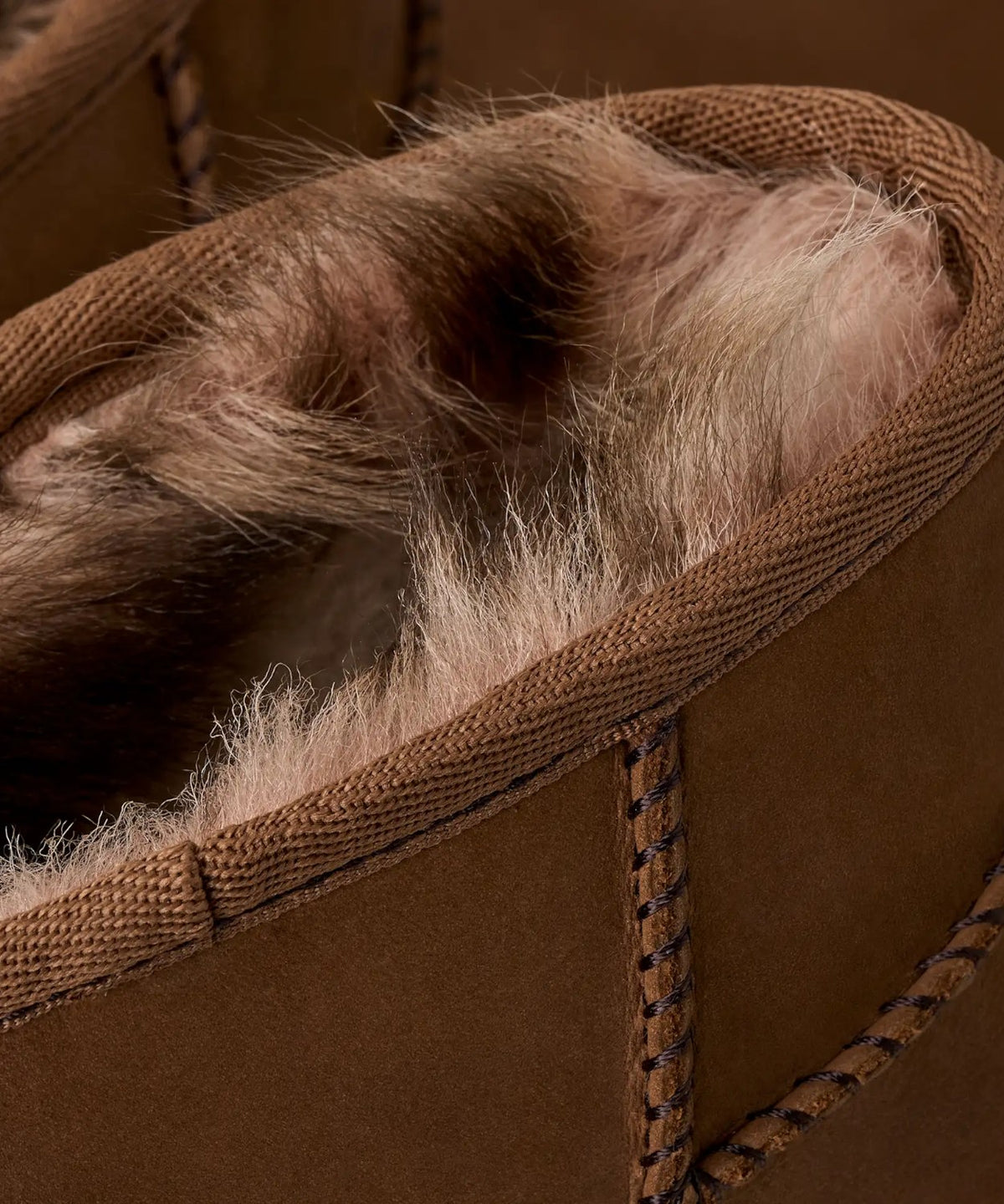 UGG Donna Classic Ultra Mini Nubuck con UGGplush™
