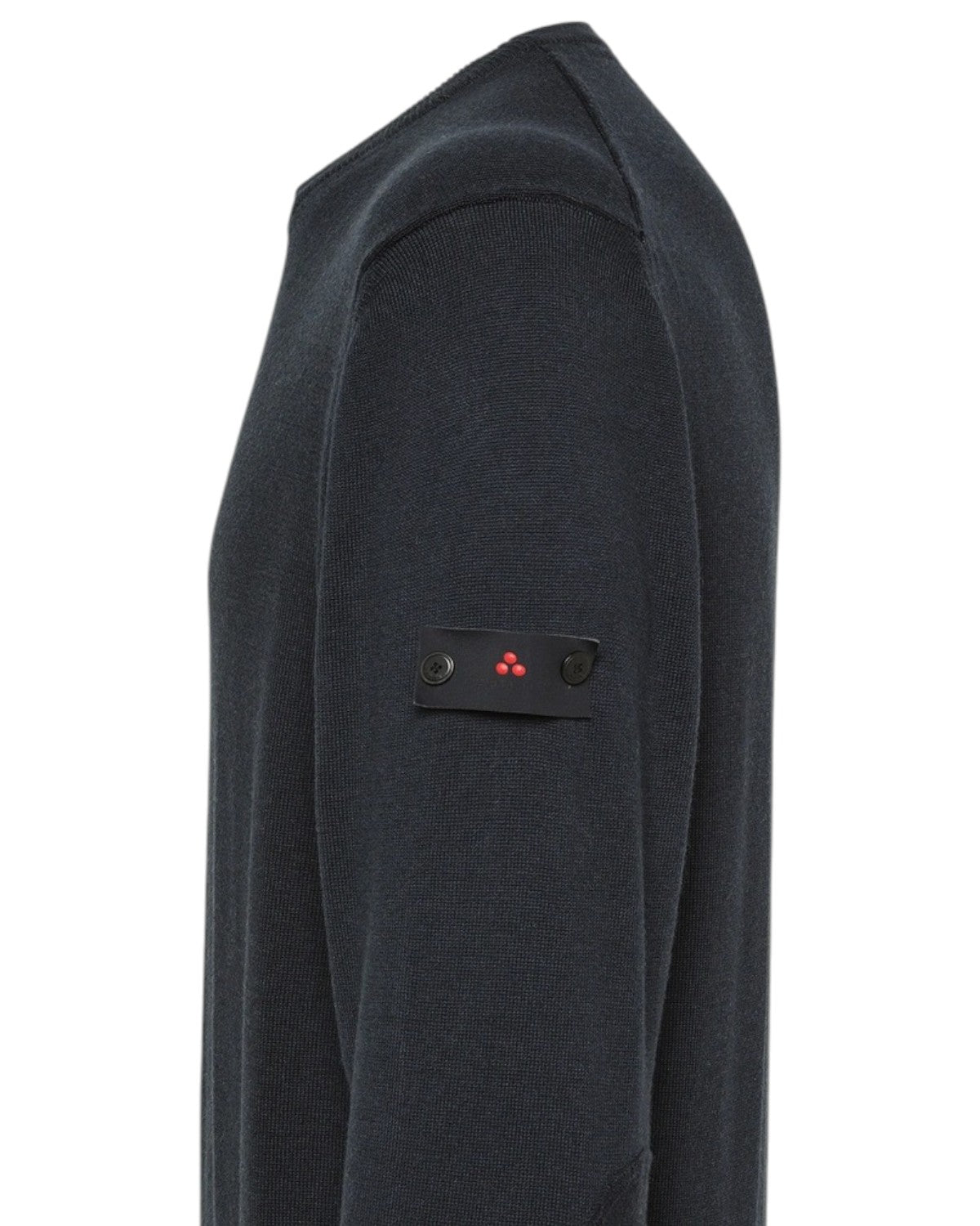 Dettaglio manica del maglione Peuterey EXMOOR 07, con logo applicato e lavorazione fine in lana e cotone, ideale per look casual eleganti.