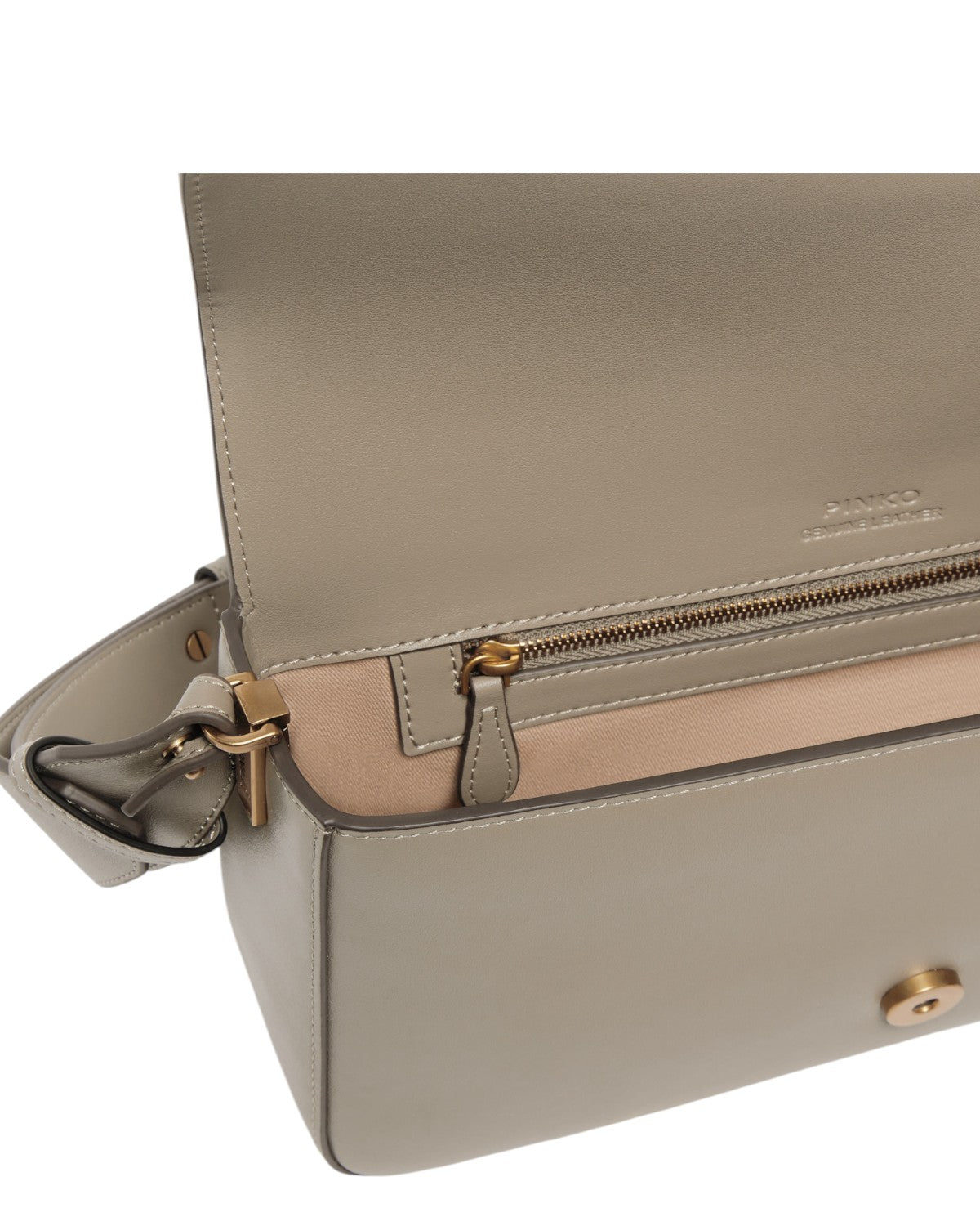 Interno della Love Bag Slouchy PINKO in pelle, con tasca con zip e fodera beige, ideale per l'organizzazione quotidiana.