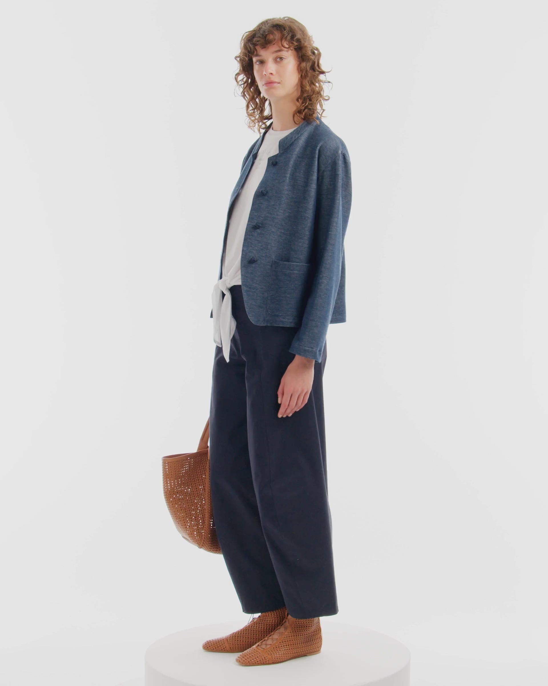 Light jersey t-shirt with knot