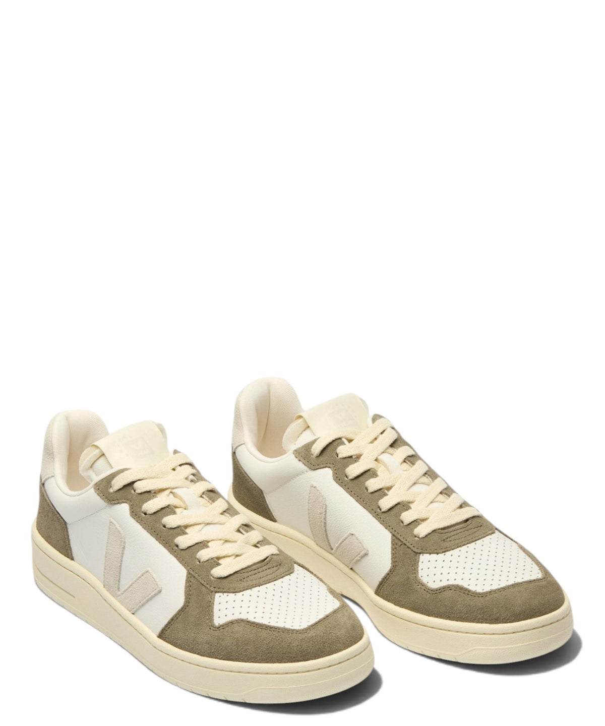 VEJA V-82 Grained Leather White Natural Kaki