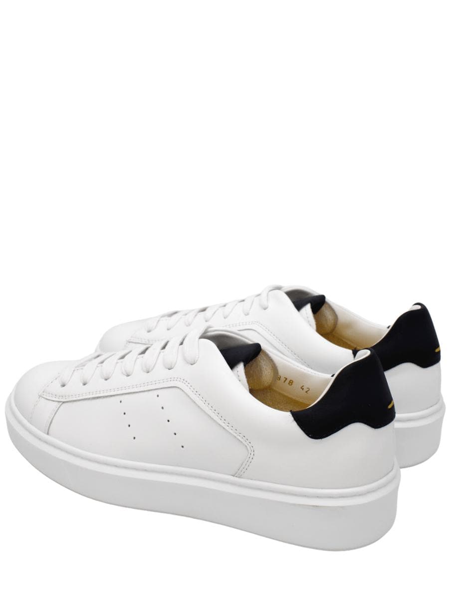 SNEAKERS IN PELLE CON DETTAGLIO TALLONE BLU - Vittorio Citro Boutique
